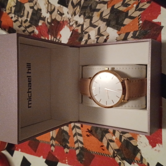 Watch - Picture 2 of 2